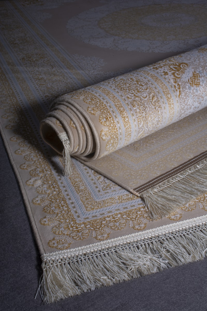 Handwoven Jute Area Rug (5×7)